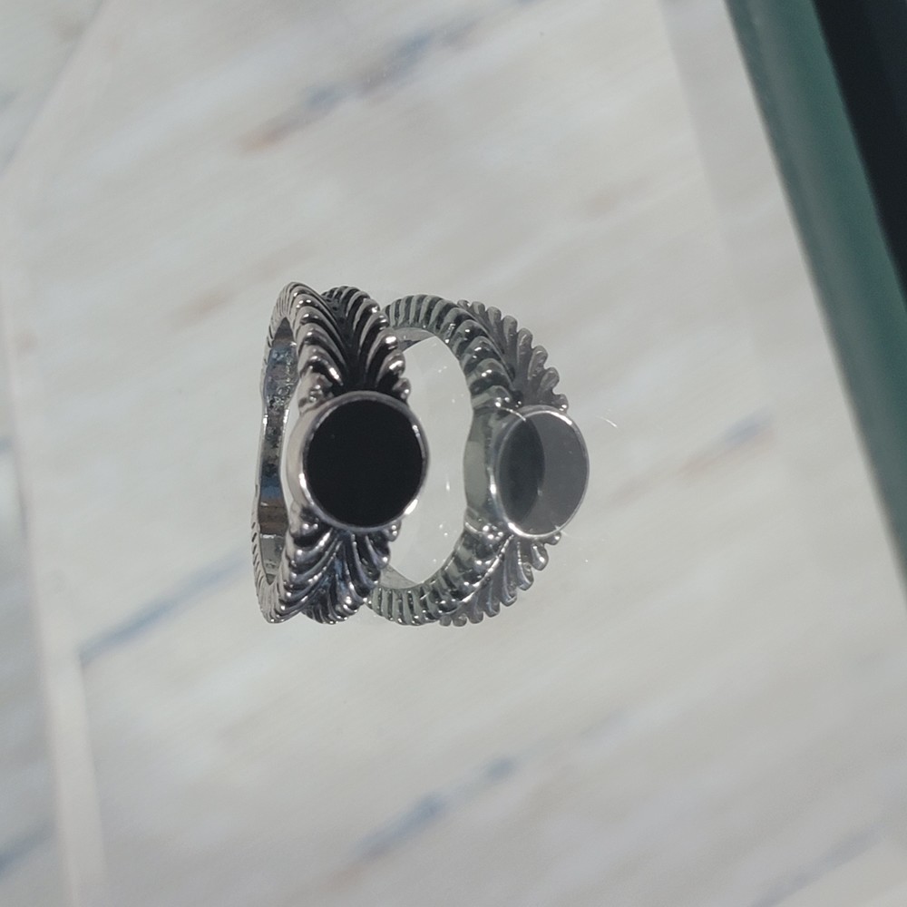 Ring | Silver-Colored | Black Fake Stone | Size 10
